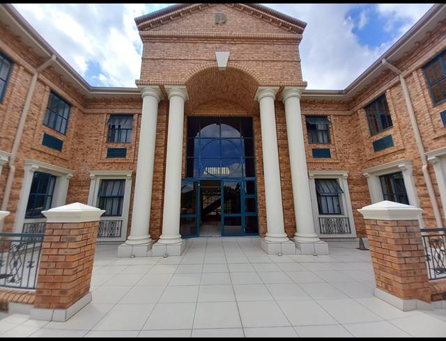 342M² OFFICE TO LET IN BRYANSTON